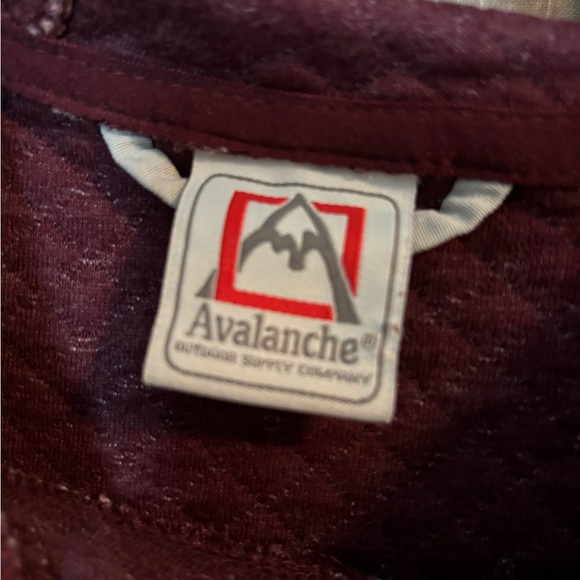 Maroon pullover - Picture 2 of 2